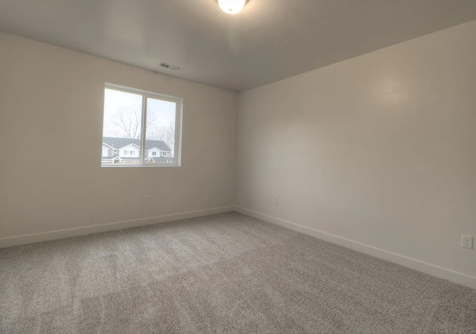 3 Bedroom 2.5 Bathroom Payson Utah — Photo 4
