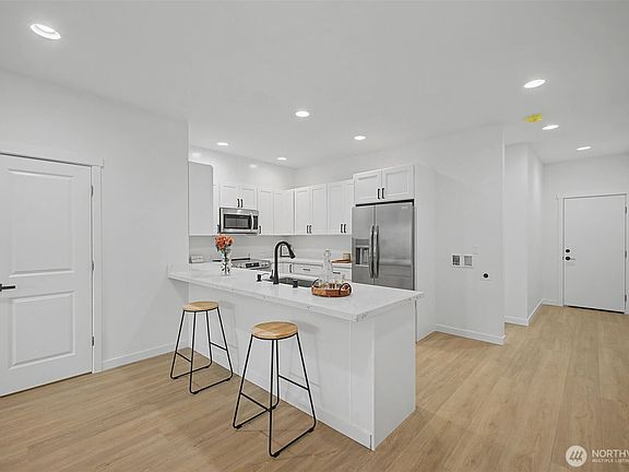 5th image of 4747 Court R