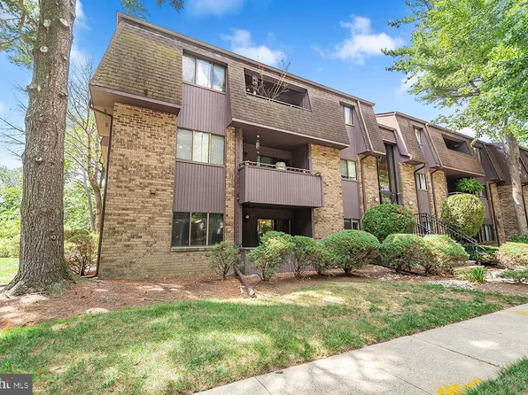 2312 Old Stone Mill Dr, Cranbury, NJ 08512