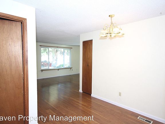 4th image of 5140 Green Hills Ave NE