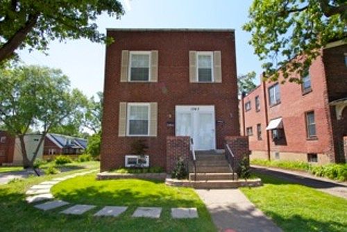 1st image of 1343 Woodland Dr Floor 2