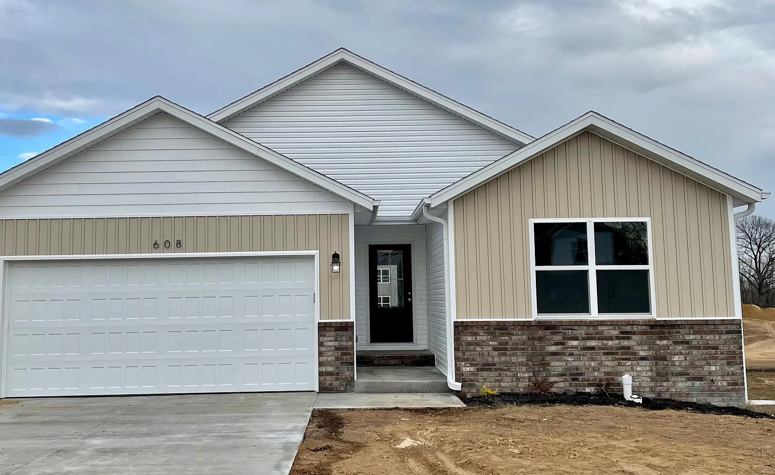 608 Cheyenne Rd — Photo 1