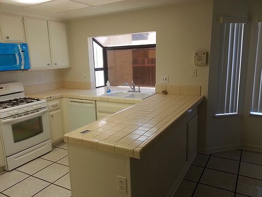 2nd image of 5524 N Dahlia St