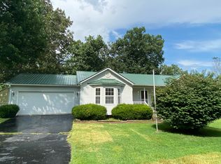 529 Bobwhite Dr, Crossville, TN 38555