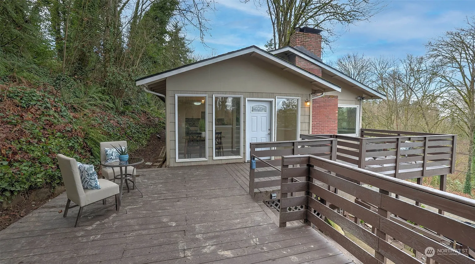 13765 Macadam Road S photo 1