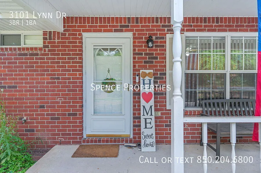 3 bed, 1054 sqft, $1,950 — Photo 3