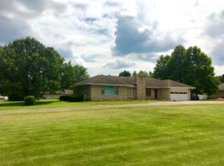 1001 W Main St, Carmi, IL 62821