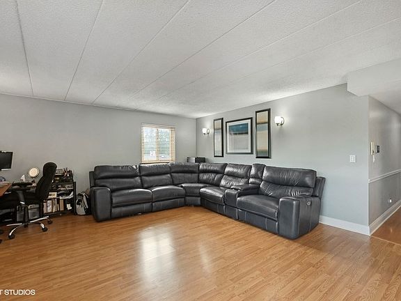 4th image of 1491 Ashland Ave APT 4SW