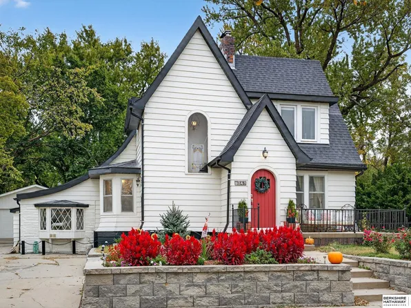 7826 Military Ave, Omaha, NE 68134