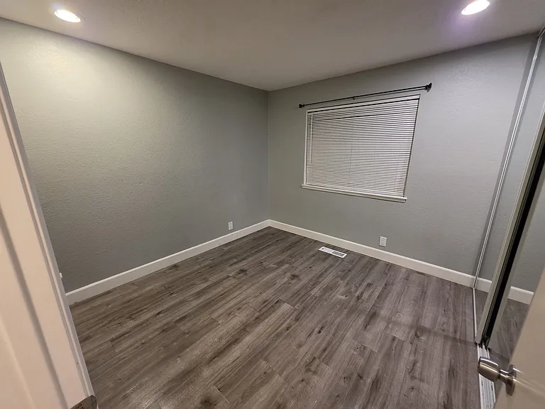 2030 Hayworth Dr — Photo 6