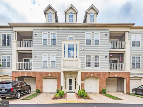 11338 Westbrook Mill Ln Unit 203, Fairfax, VA 22030