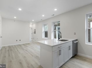 223 S 45th St #3, Philadelphia, PA 19104