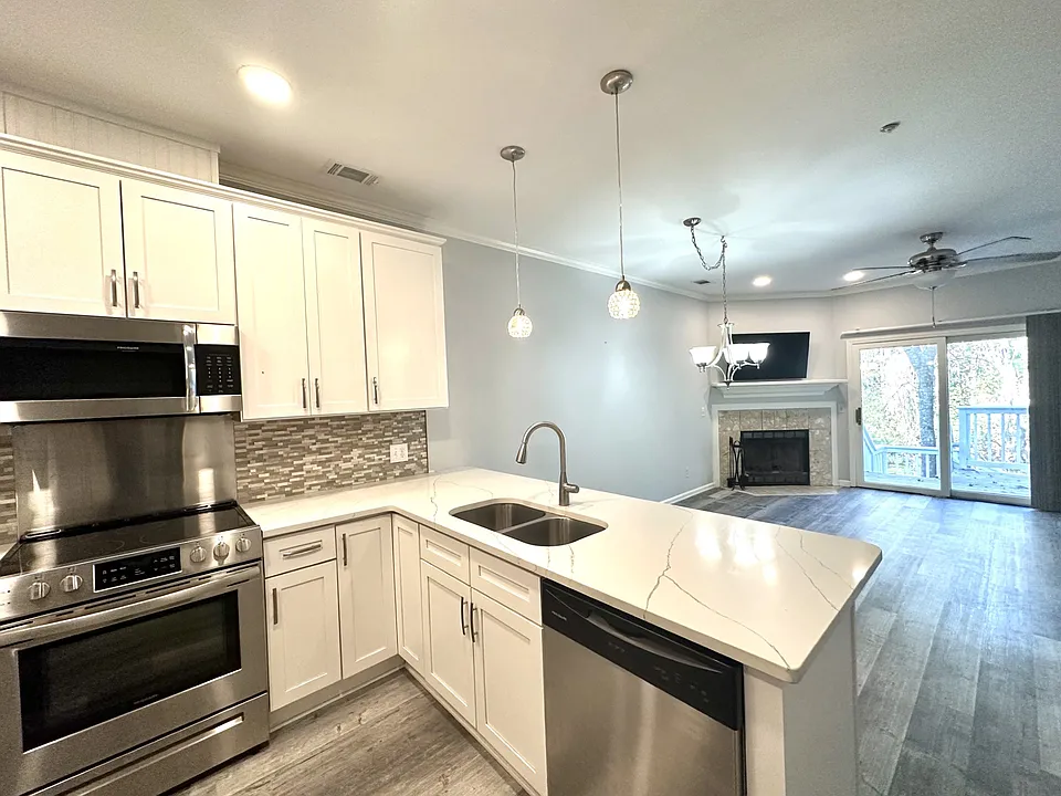 10 Yacht Cove Dr