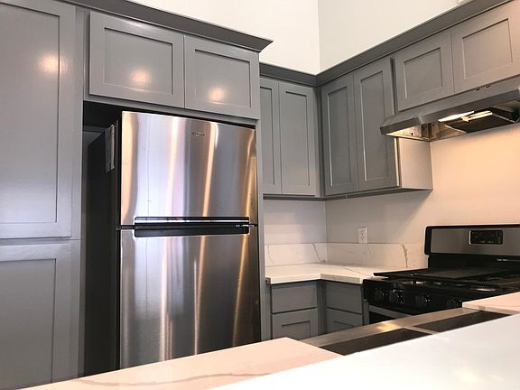 3rd image of 726 S Fir Ave APT 2