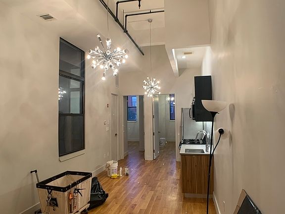 3rd image of 372 Kosciusko St #203