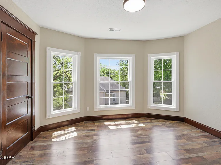 402 N Wall Ave — Photo 46