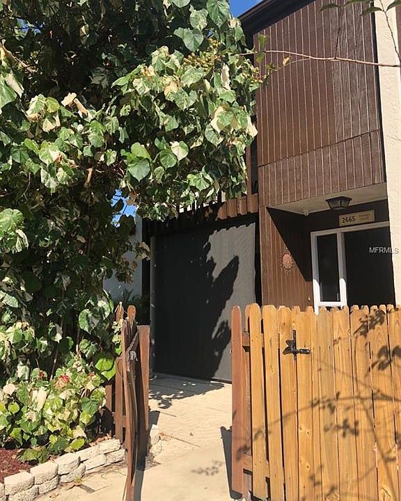 1st image of 2665 Surrey Ct