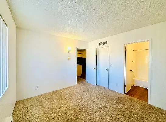 Santa Cruz Apartments - Studios, 1 Bedroom and 2 Bedrooms with Pool! — Photo 11