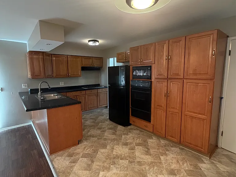 3318 W Jolly Rd — Photo 21