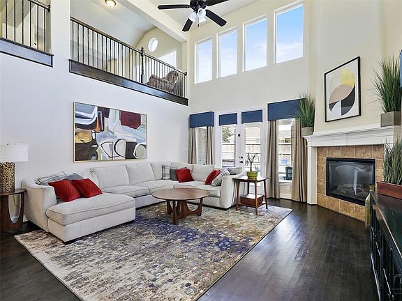 4th image of 2601 Townlake Dr