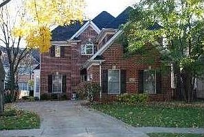 2nd image of 227 Justina St