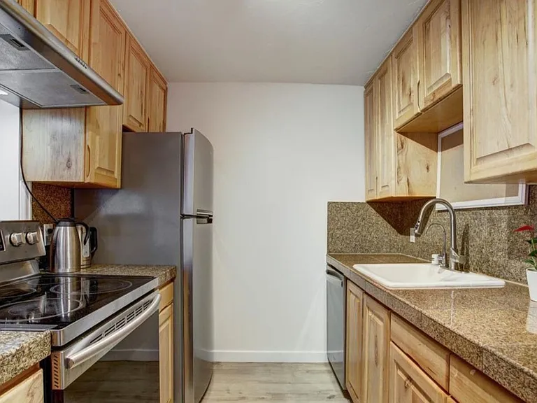 1061 W Beaver Creek Blvd #H101 — Photo 2