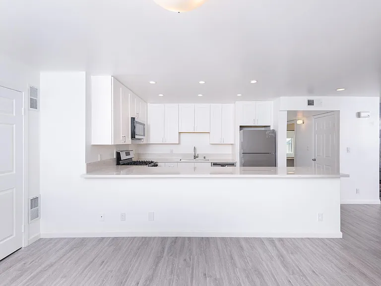 1555 S Bundy Dr #202 — Photo 2
