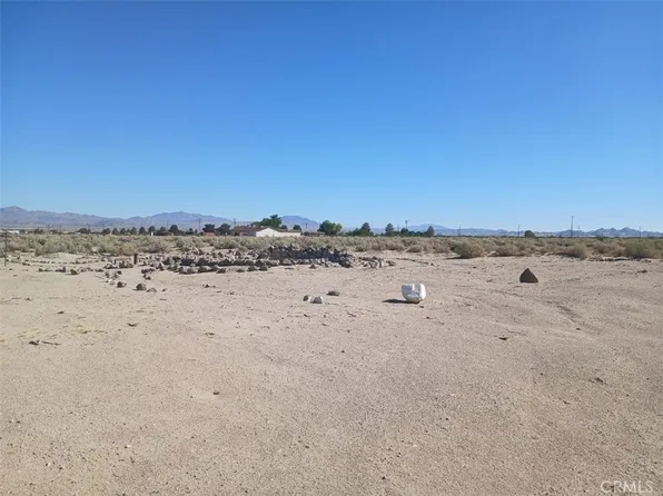 1 E Clark Rd, Lucerne Valley, CA 92356