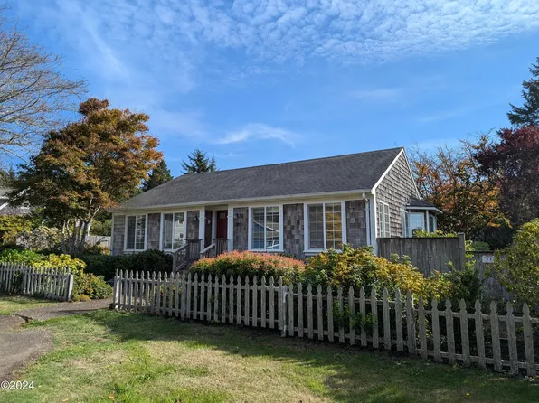 819 NW Estate Pl, Seal Rock, OR 97376