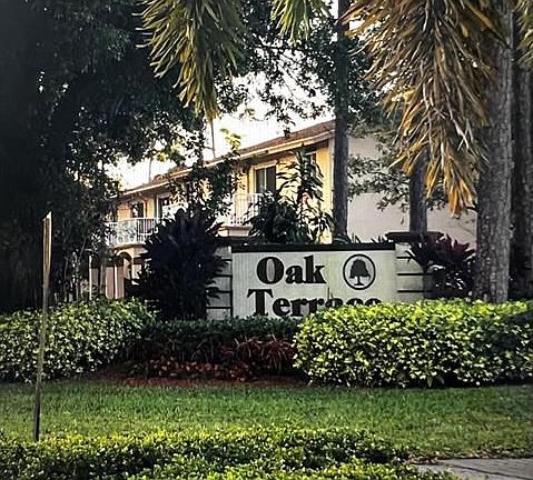 2nd image of 4307 Oak Terrace Dr