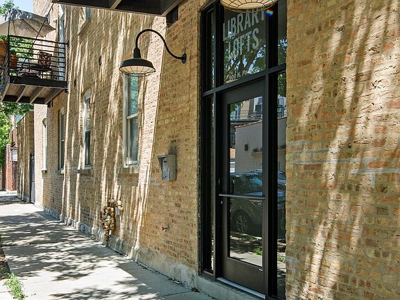 2nd image of 900 N Paulina St APT 103