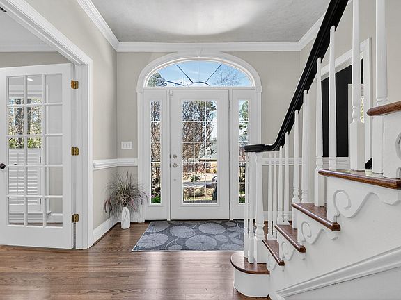 5th image of 127 Lochwood West Dr