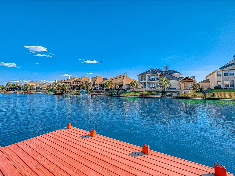 17827 Circular Quay Ln — Photo 45