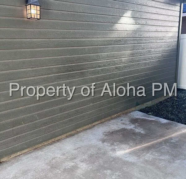 4542 W Brennen St — Photo 16