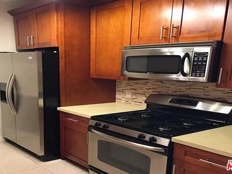 828 N Hudson Ave #207 — Photo 7