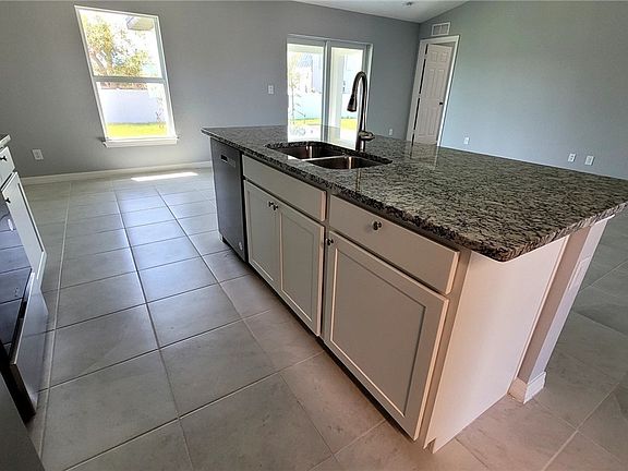 5th image of 3002 NE 7th Ave