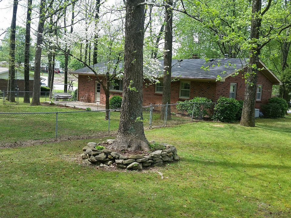 2nd image of 2000 Union Dr