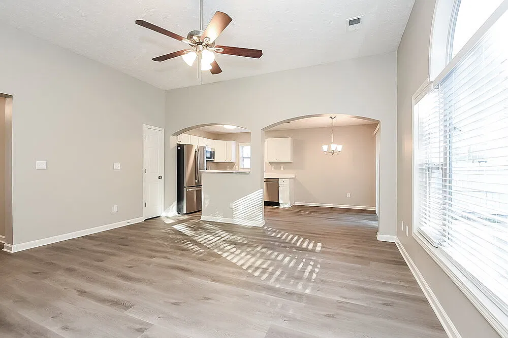 3 bed, 2.0 bath, 1316 sqft, $2,900 — Photo 4