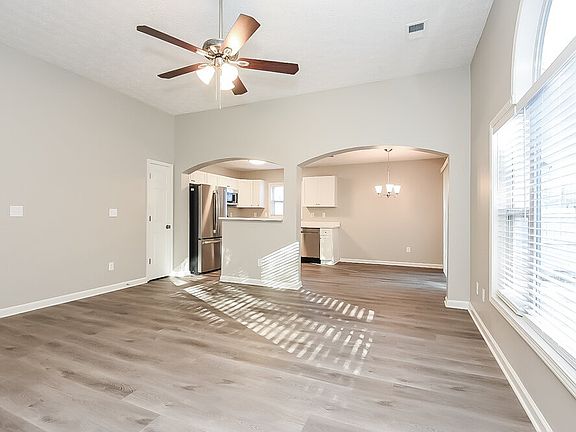 4th image of 2753 Northgate Way NW