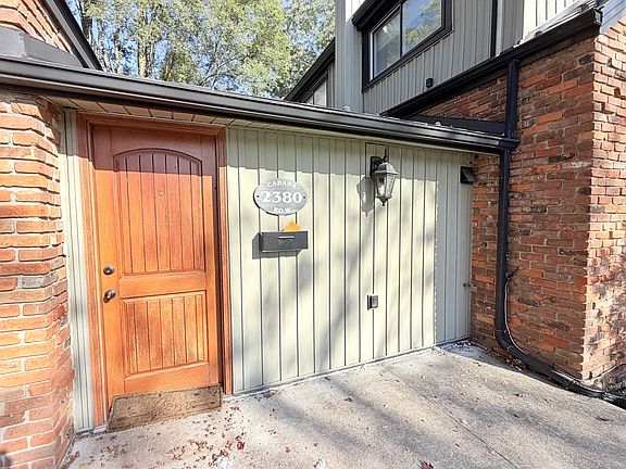 4th image of 2380 Cabana Rd W