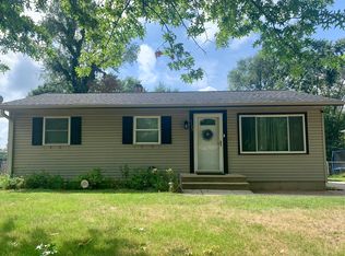 3329 New England Dr, Rockford, IL 61109