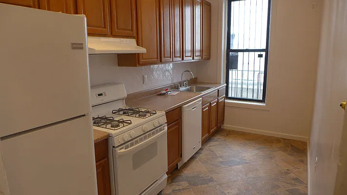 Rented by Garfield Realty  | media 21