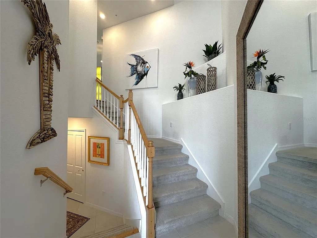 3 bed, 2.0 bath, 2110 sqft, $2,800 — Photo 3