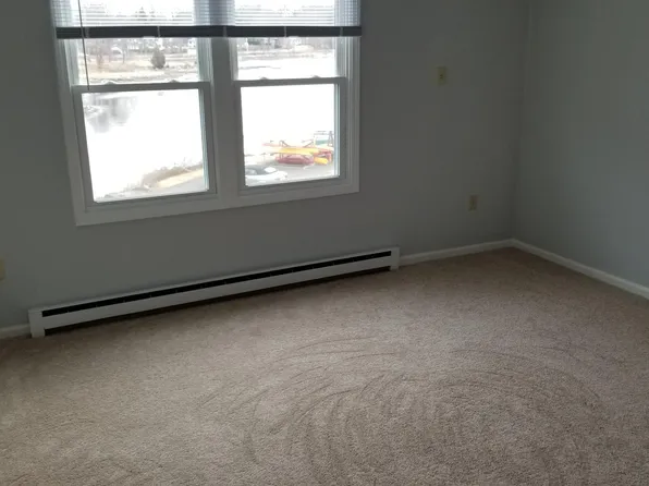 110 Beachview Ave Unit 210, Bridgeport, CT 06605