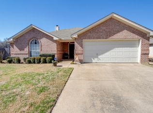 7105 Ashworth Dr, North Richland Hills, TX 76182