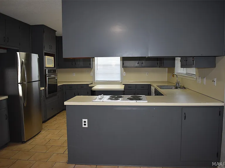 3001 Sutton Dr — Photo 9