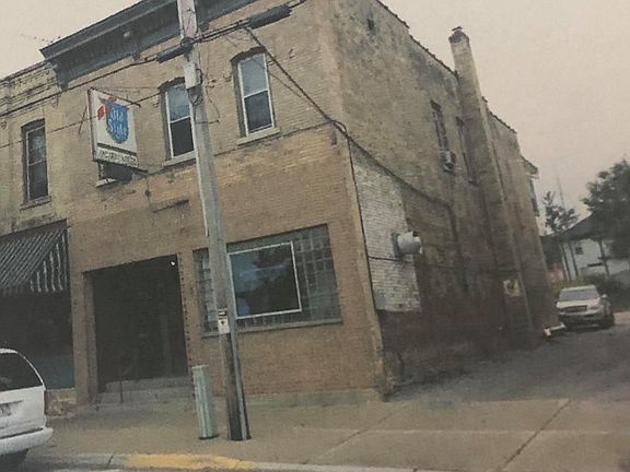 3rd image of 114 N Water St