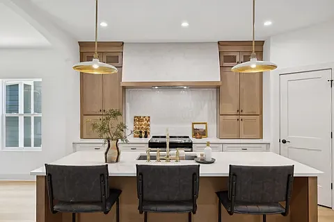 4 bed, 2250 sqft, $1,100 — Photo 1