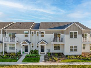123 Kingsport Dr, South Elgin, IL 60177