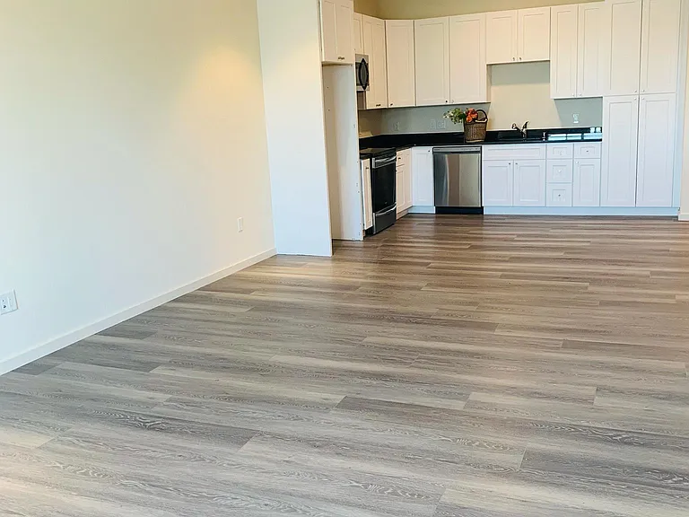 557 Oppenheimer Dr #304 — Photo 2